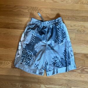 Nike boys dri fit short, size XL